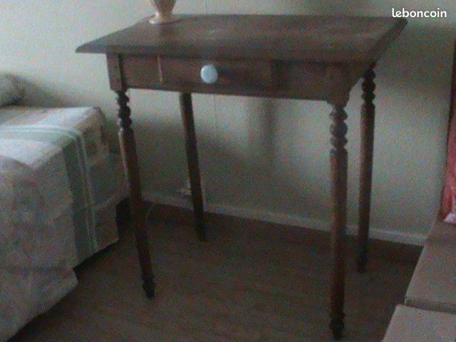 Bureau et petite table (image 2)