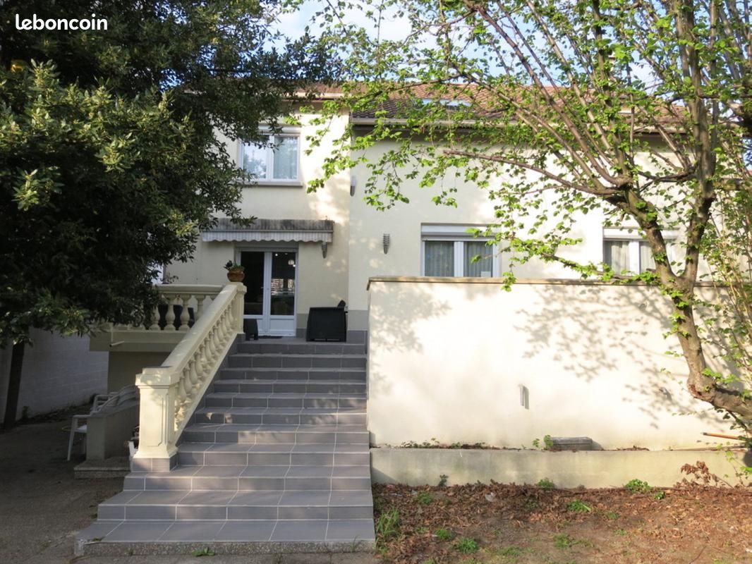 Maison 7 pièces 159 m² · à Les Pavillons-sous-Bois · 159 m² · 449 000 €