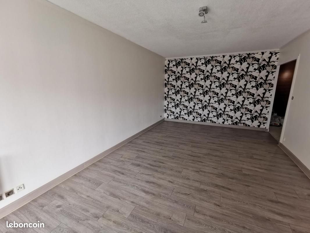 Appartement a louer oyonnax - 3 pièce(s) - 66 m2 - Surfyn