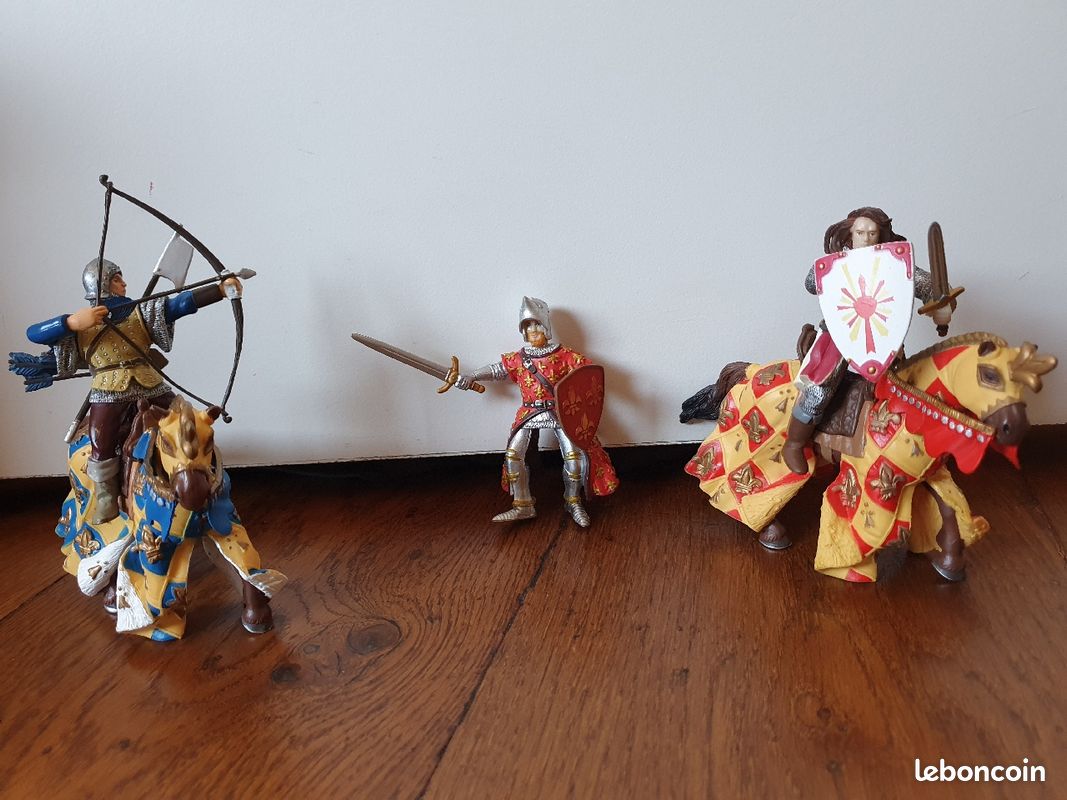 5 Figurines Papo chevaliers et chevaux (image 1)