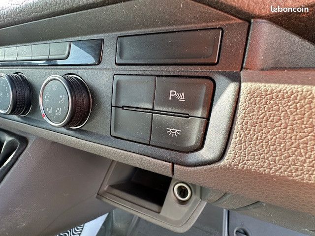 Volkswagen CRAFTER FOURGON VOLKSWAGEN CRAFTER DSG BOITE AUTOMATIQUE Fourgon Business Line Plus L3 H3 GPS TEL ATELIER ATTELAGE ETC... (image 26)
