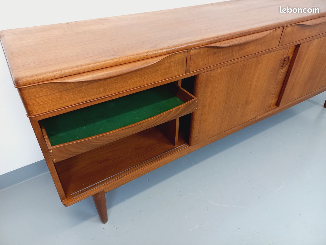 Enfilade vintage scandinave en teck des années 60 du designer danois Johannes Andersen pour Samcom (image 10)