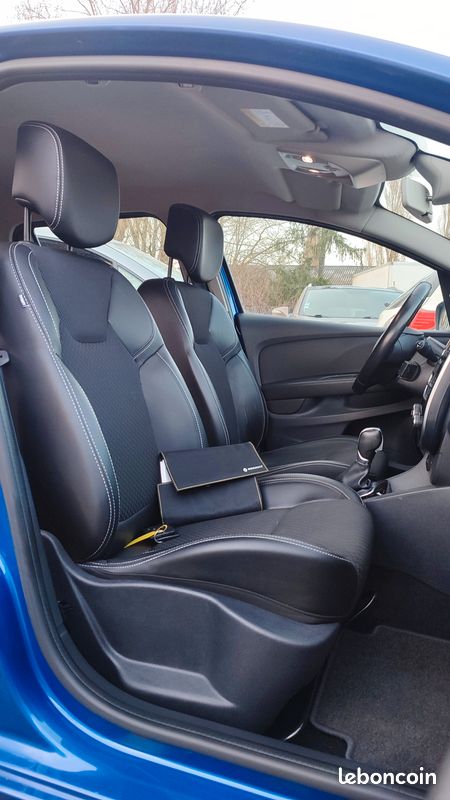 RENAULT CLIO IV PHASE II ESTATE SW BREAK TCe 120 ch EDC ESSENCE BOITE AUTOMATIQUE EDITION INTENS MOD.2017 - CAMERA - BLUETOOTH - CLIMAUTO - REGULATEUR - GPS EUROPE - SEMI CUIR (image 3)