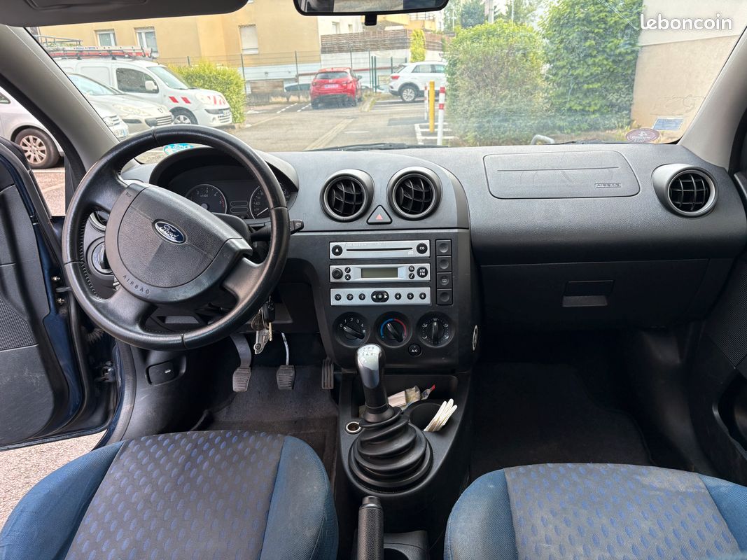 Ford Fiesta (image 3)