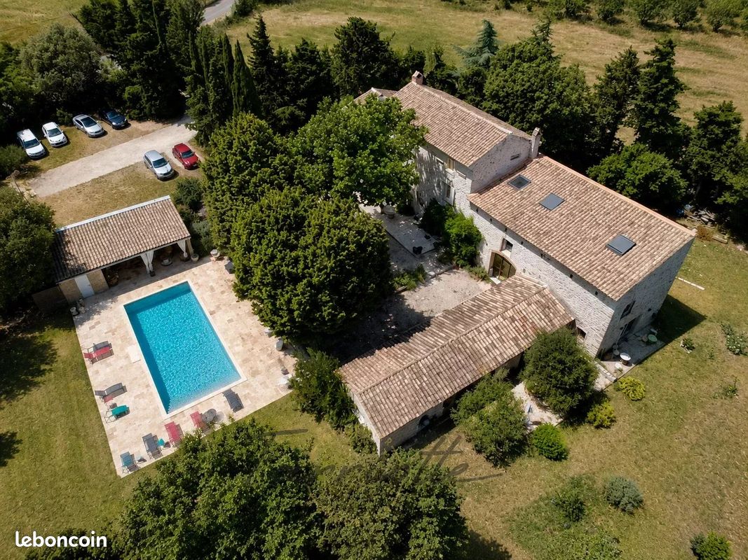 Maison 15 pièces 376 m² · à Grignan · 376 m² · 1 246 000 €