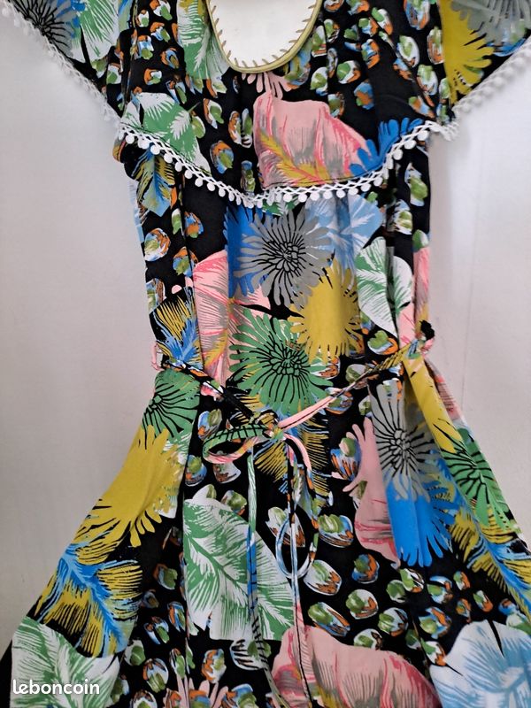 Robe en très bon état (image 2)