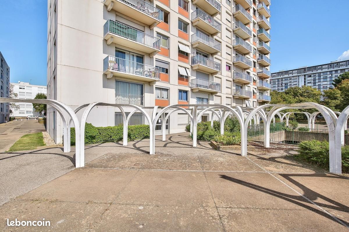 Appartement 4 pièces 82 m² · à Vénissieux · 82 m² · 149 000 €