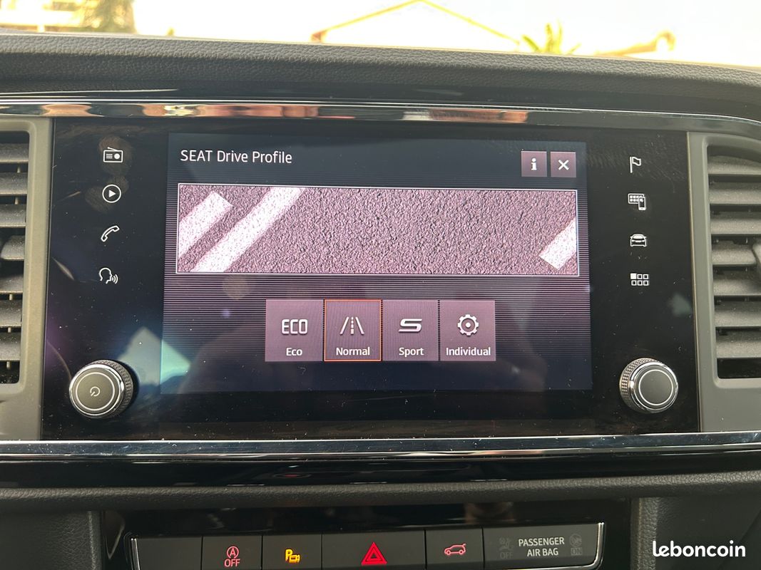 SEAT ATECA 2.0 TDI 150 XCELLENCE DSG7 - 150Ch - Garantie 12 mois / 1ère Main / Entretien Seat / Toit Ouvrant / CarPlay / Caméra 360 (image 23)