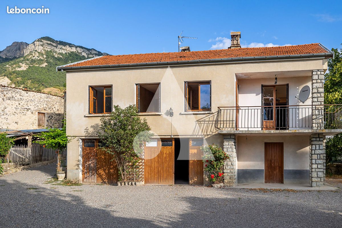 Maison 5 pièces 103 m² · à Sigottier · 103 m² · 198 000 €