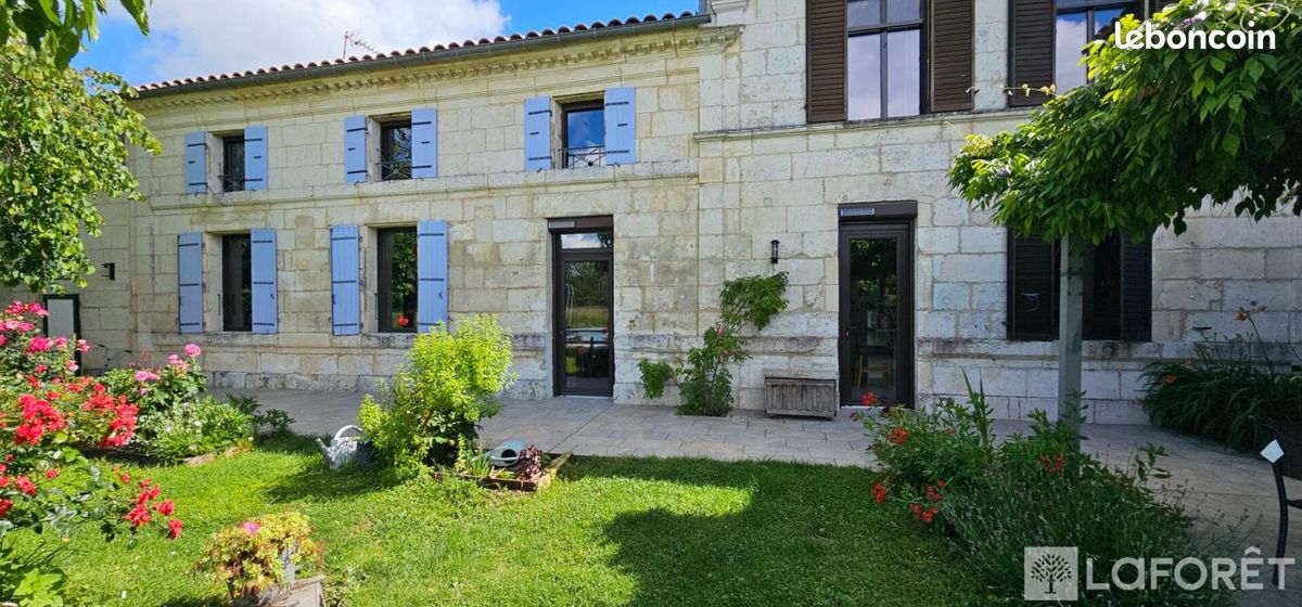 Maison 6 pièces 248 m² · à Vénérand · 248 m² · 374 850 €