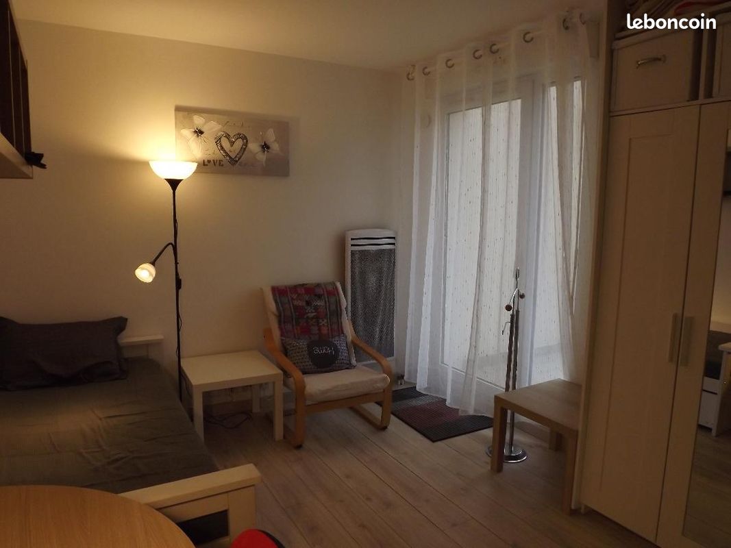 Appartement 1 pièce 20 m² · à Montigny-le-Bretonneux · 20 m² · 800 €/mois