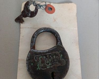 Icône De Cadenas Cassé Sur Fond Blanc | Vecteur Premium