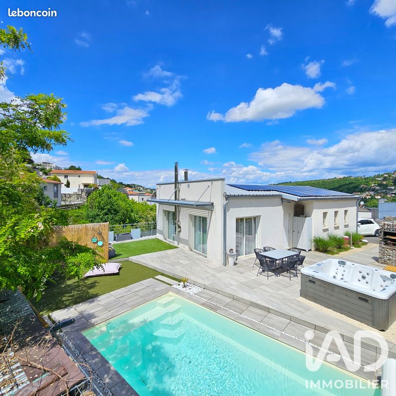 Maison 5 pièces 147 m² · à Saint-Genest-Lerpt · 147 m² · 369 000 €