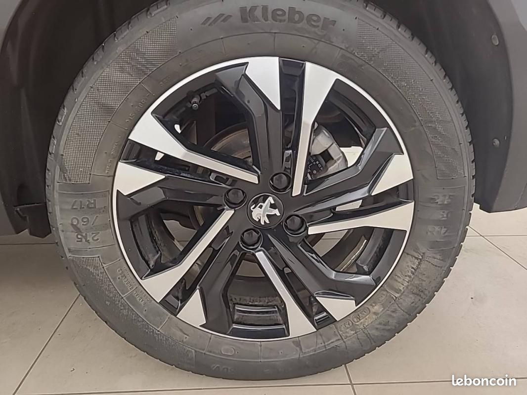 Peugeot 2008 BlueHDi 130 S&S EAT8 - Allure (image 13)