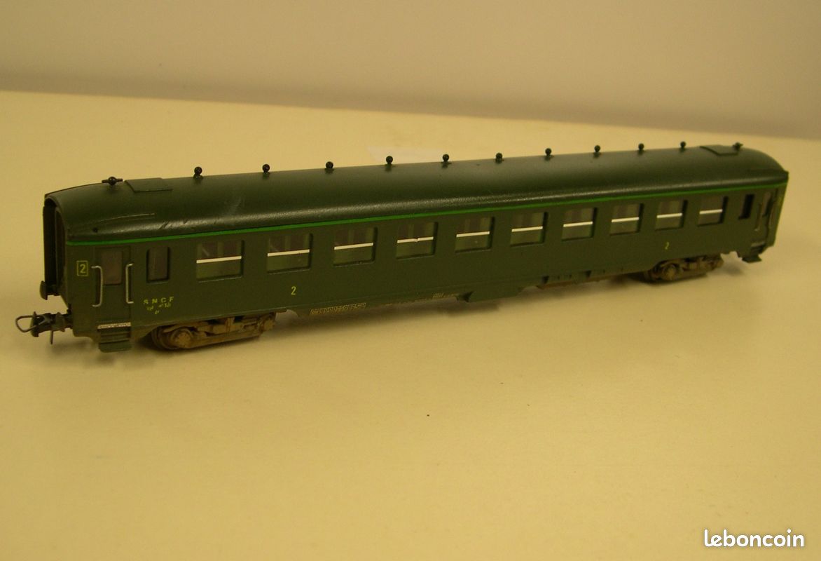 V122 - Voiture 2eme classe SNCF JEP HO (image 2)