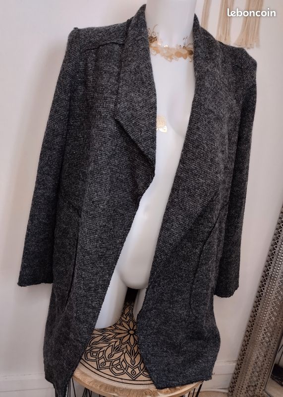 Gilet épais Stradivarius col châle 36 Vêtements