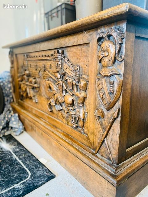Coffre ancien en bois (image 2)