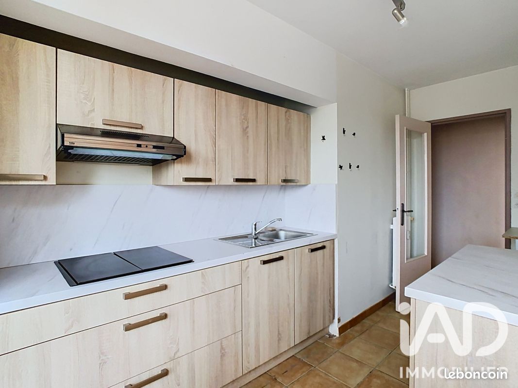Appartement 3 pièces 66 m² · à Corbeil-Essonnes · 66 m² · 119 000 €
