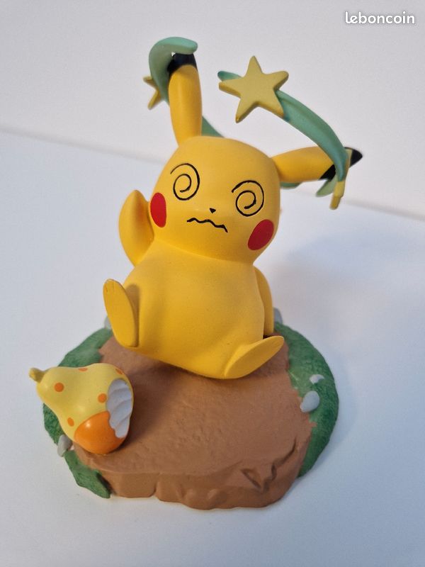 Figurine Pikachu Moods confused (étourdi) Pokémon Center (image 1)