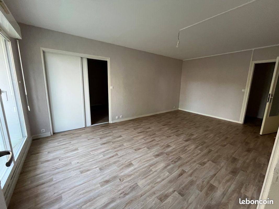 Appartement 4 pièces 77 m² · à Fougères · 77 m² · 555 €/mois