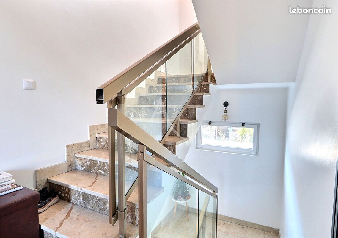 Immeuble 7 pièces 158 m² · à Aubervilliers · 158 m² · 557 890 €