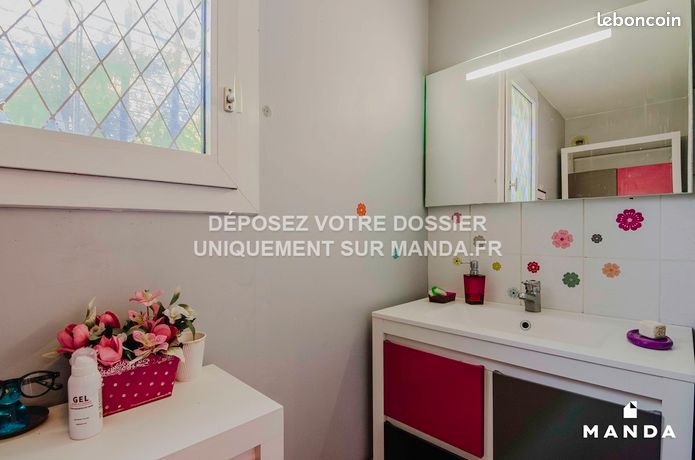 https://img.leboncoin.fr/api/v1/lbcpb1/images/27/33/ff/2733ffb568d6039d309668863492c01b7d510c16.jpg?rule=ad-image