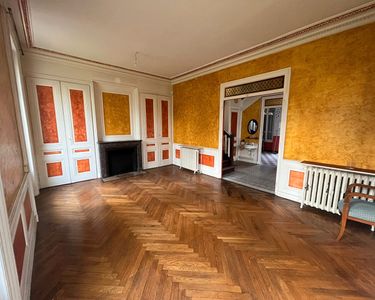 Maison 1 100 000 € - 250 m²