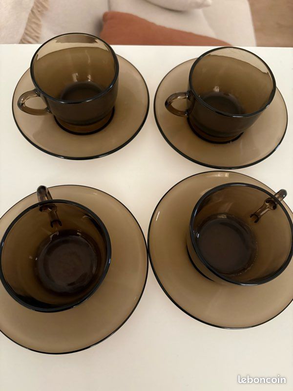 Service de 4 tasses à café Vereco France vintage en verre fumé avec soucoupes (image 1)