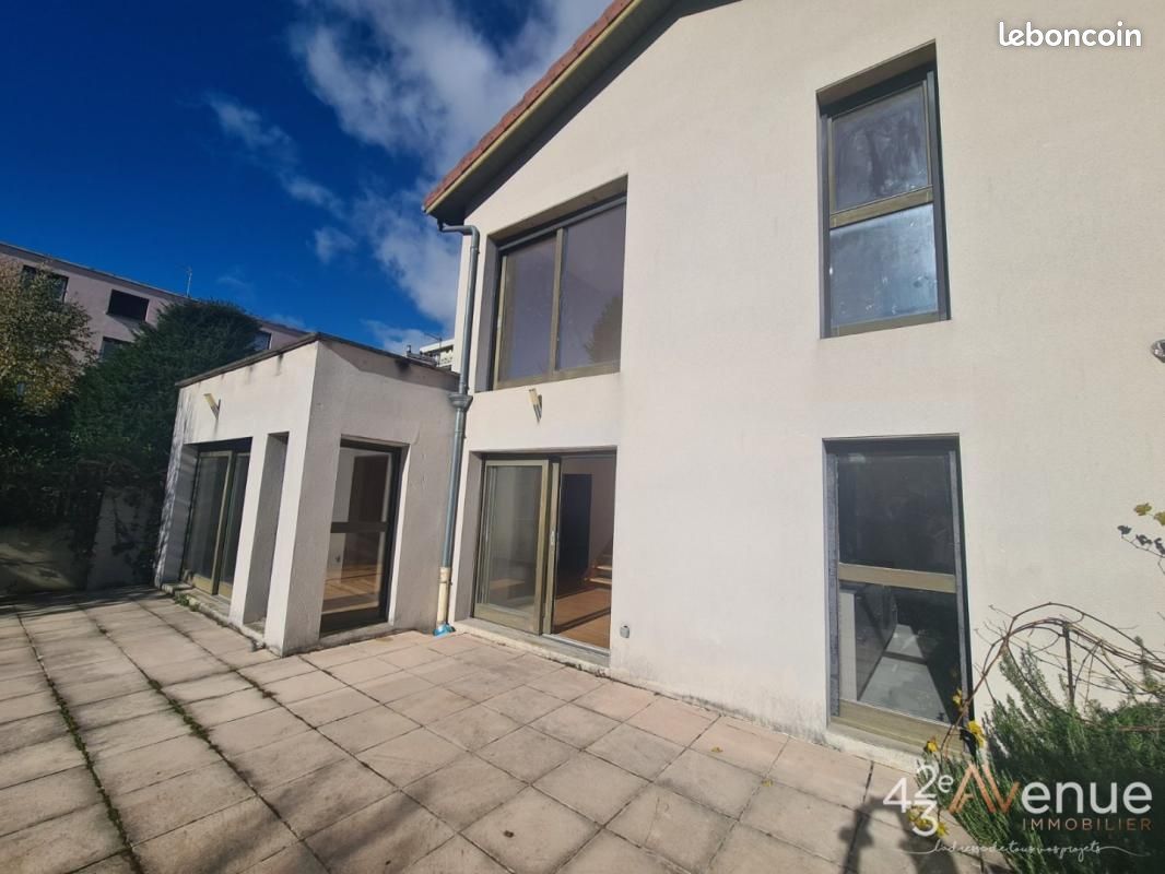 Maison 5 pièces 141 m² · à Saint-Étienne · 141 m² · 299 000 €