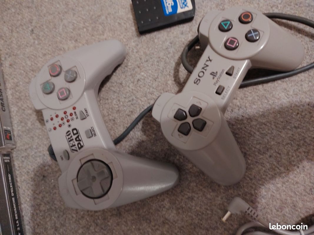 Console Sony PlayStation PS One SCPH-102 PAL 2 manettes 2 jeux carte mémoire bon état (image 6)