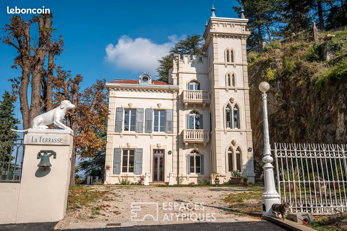 Maison 10 pièces 310 m² · à Tournon-sur-Rhône · 310 m² · 1 200 000 €