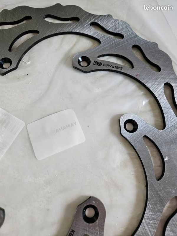 Disque De Frein Arrière Pour Yamaha YZF 750 R 4HN (année 1998) - Référence N1109 - Occasion