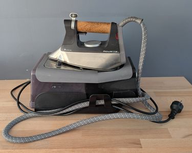 Vieux Fer à Vapeur Rowenta Made In Germany – Vintage – Pour Pièces Ou Resto