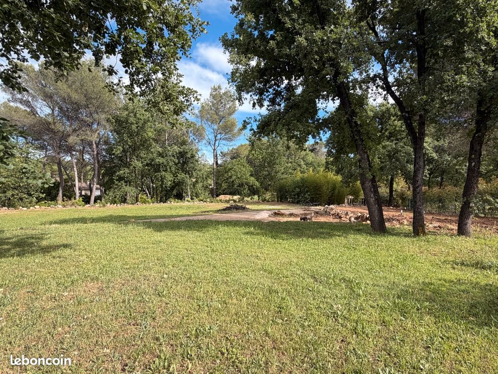 Terrain d’exception à Mougins – Calme absolu & permis en cours · 1 050 000 €