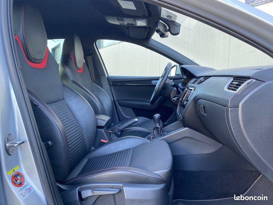 Skoda Octavia RS 2.0 TSi 220ch VRS - Première main (image 8)
