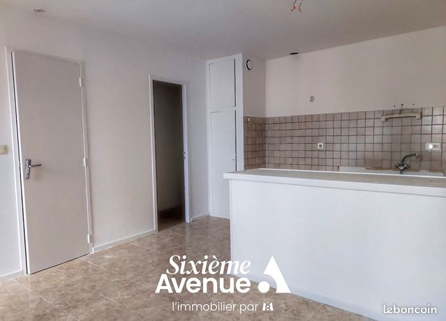 Studio 1 pièce 27 m²