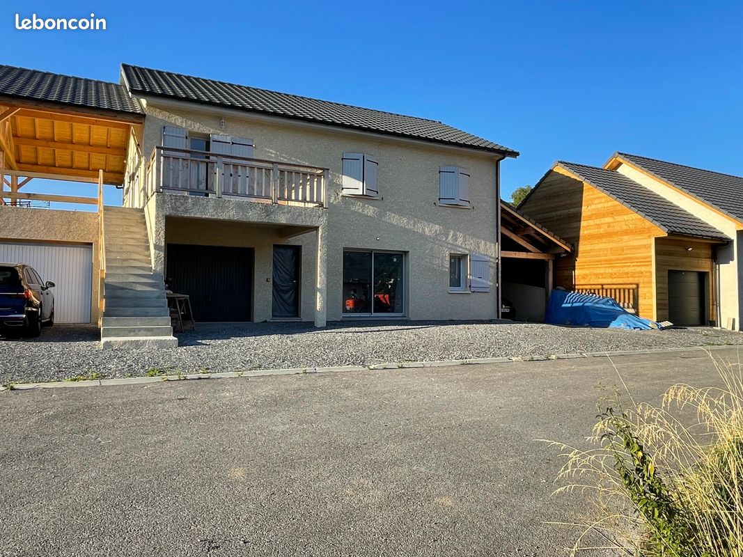 Appartement 3 pièces 100 m² · à Faverges-Seythenex · 100 m² · 1 200 €/mois