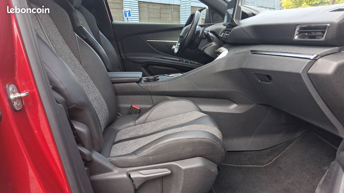 Peugeot 3008 1.6 THP 180 Hybrid e-EAT8 Allure Pack (image 27)