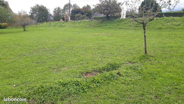 Terrain 900 m²