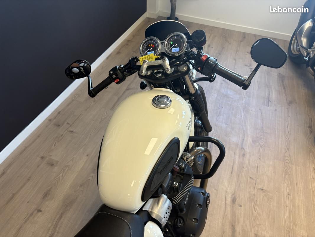 Triumph STREET CUP 900 cm3 (image 5)
