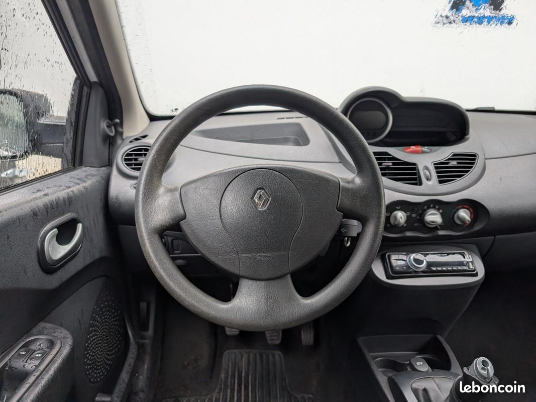 RENAULT TWINGO II 1.5 dCi 65ch Authentique (image 6)