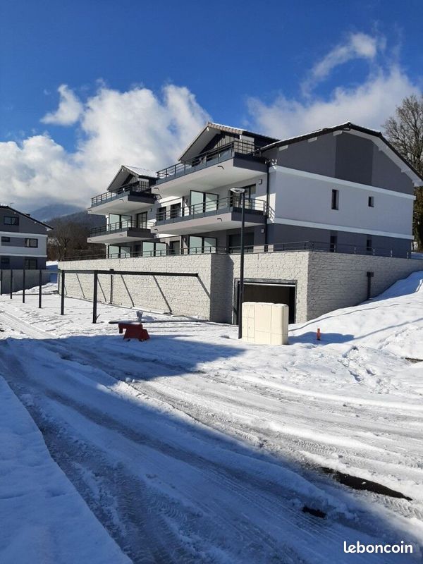 Appartement 2 pièces 45 m² · à Crozet · 45 m² · 876 €