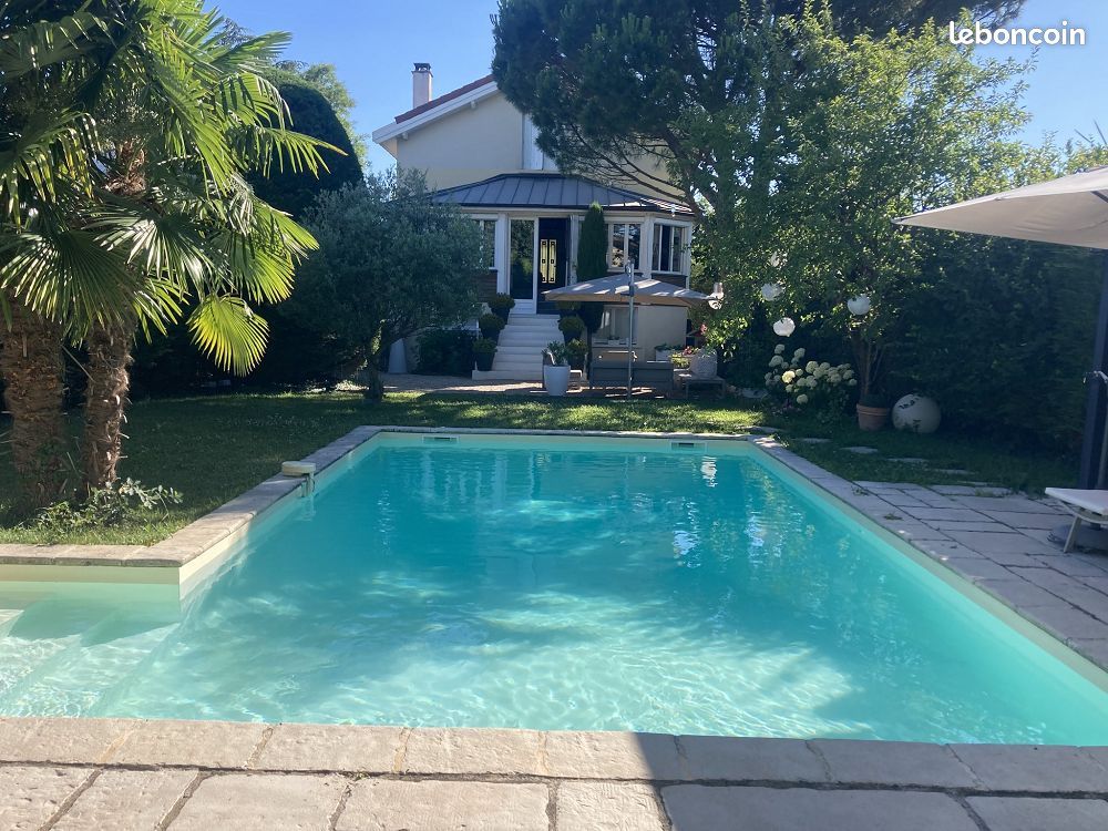 Maison 6 pièces 180 m² · à Sainte-Foy-lès-Lyon · 180 m² · 995 000 €