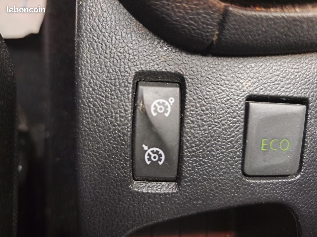 RENAULT CLIO 0.9 TCe 90 CH GENERATION PHASE 2 / RADAR DE RECUL / REGUL / LIMIT / BLUETOOTH / LED / GARANTIE (image 24)