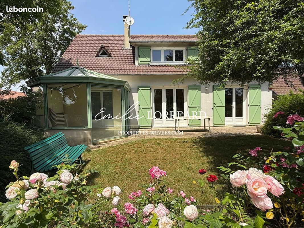 Maison 6 pièces 145 m² · à Neuville-sur-Sarthe · 145 m² · 262 500 €