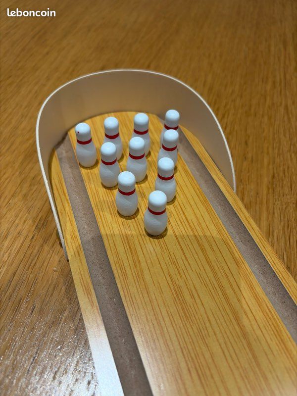 Mini bowling un super jeu pour les 4 ans et plus. Un bon exercice pour travailler la précision