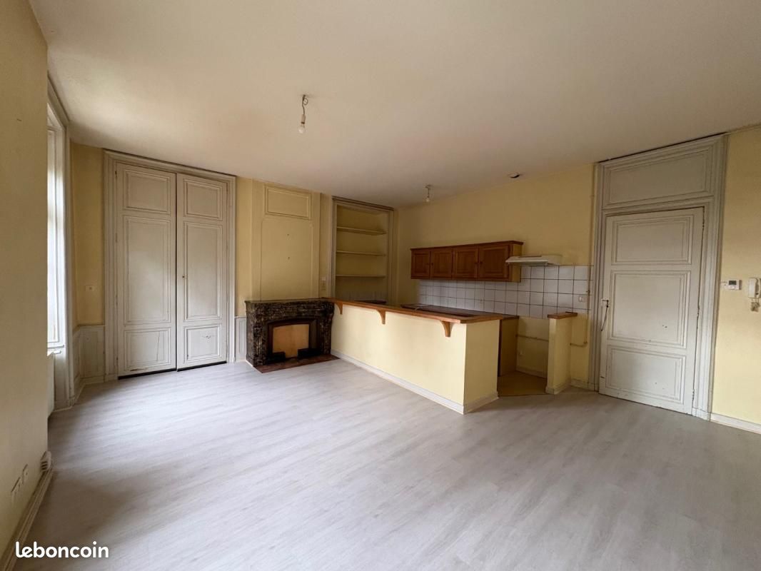 Appartement 2 pièces 60 m² · à Amplepuis · 60 m² · 470 €/mois