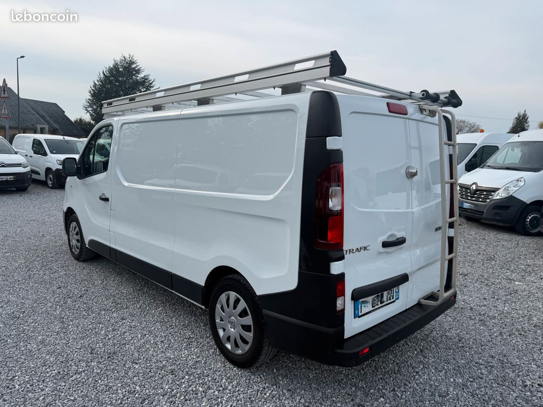 Renault trafic 2.0 dci 120 gd confort galerie 15250 ht (image 4)