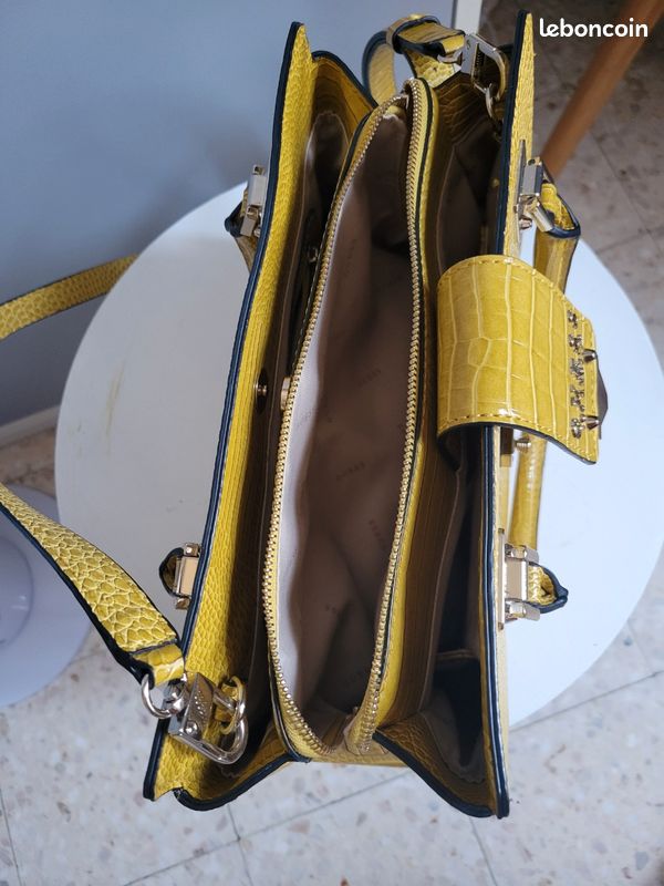 Sac guess Accessoires Bagagerie