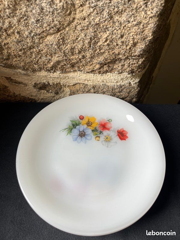 Lot de 4 petites assiettes Arcopal Vintage (image 9)